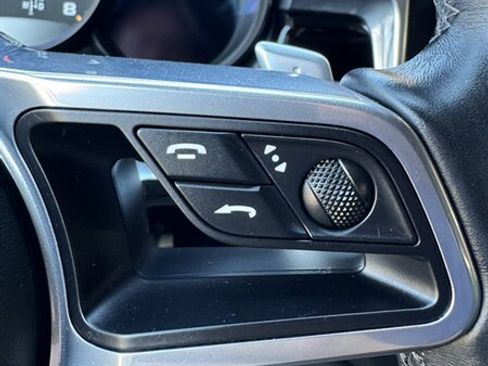 Used 2021 Porsche Macan image 34