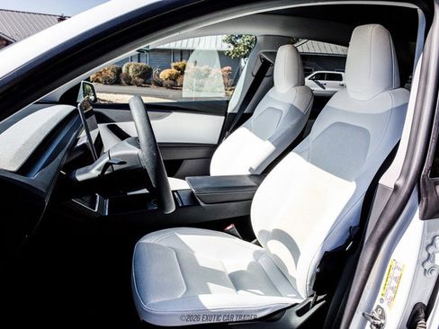 Used 2026 Tesla Model Y Long Range image 58