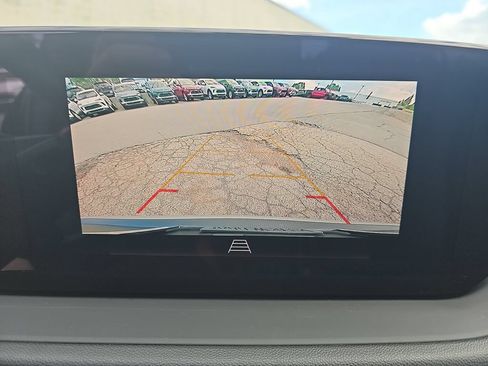 Used 2024 Buick Encore GX Preferred w/ Comfort Package AWD/4WD image 28