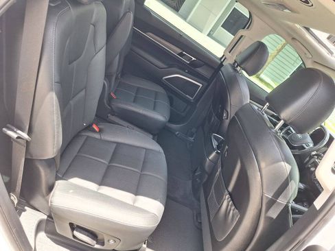 Used 2021 Kia Telluride EX w/ EX Premium Package FWD image 31
