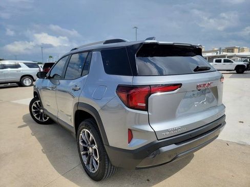 Used 2026 GMC Terrain Elevation w/ Elevation Premium Package FWD image 5
