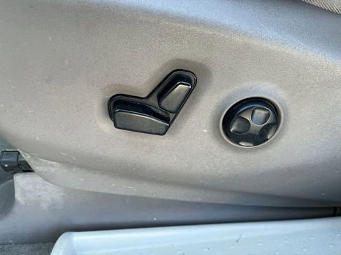 Used 2019 Chrysler Pacifica Touring-L Plus image 16