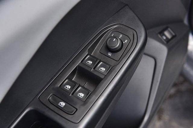 Certified 2023 Volkswagen Taos SE AWD/4WD image 8