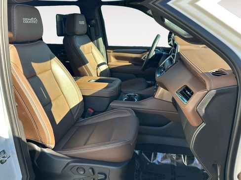 Used 2024 Chevrolet Tahoe High Country w/ Premium Package image 15