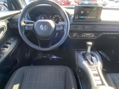 Used 2025 Honda HR-V Sport image 10