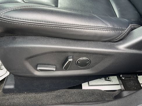 Used 2016 Ford Explorer XLT w/ Equipment Group 202A image 37