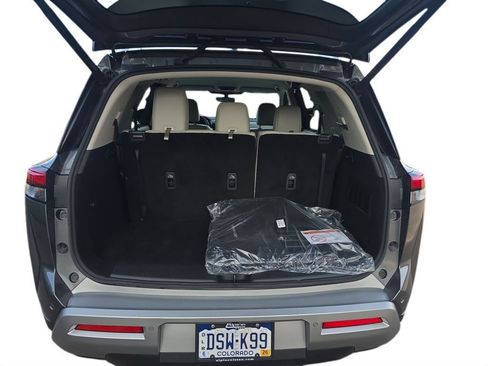 Used 2024 Nissan Pathfinder SL image 19