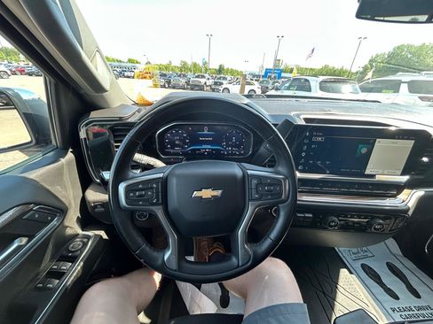 Used 2024 Chevrolet Silverado 1500 LT w/ Convenience Package II AWD/4WD image 27