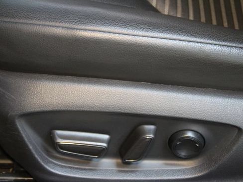 Used 2018 Toyota Camry SE FWD image 18