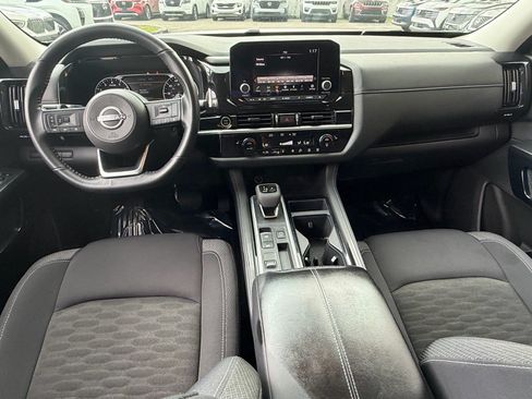 Certified 2024 Nissan Pathfinder SV FWD image 14