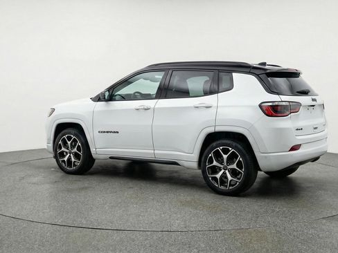Used 2025 Jeep Compass Limited image 6