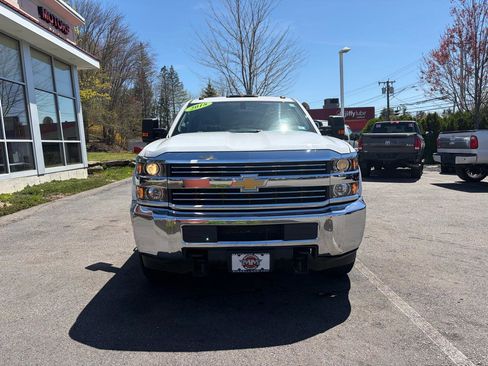 Used 2018 Chevrolet Silverado 2500 W/T w/ WT Convenience Package AWD/4WD image 3