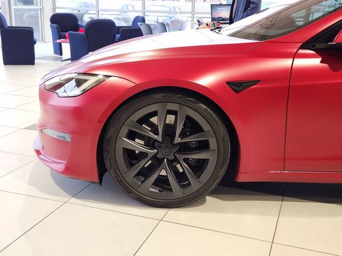 Used 2022 Tesla Model S image 9