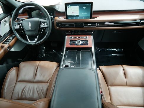 Used 2022 Lincoln Aviator Reserve w/ Equipment Group 201A AWD/4WD image 10