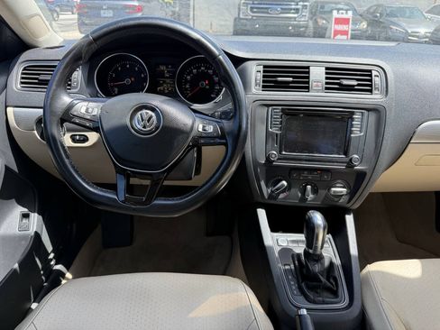 Used 2016 Volkswagen Jetta SE FWD image 14