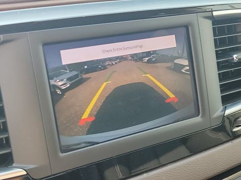 Used 2022 Chrysler Voyager LX FWD image 24