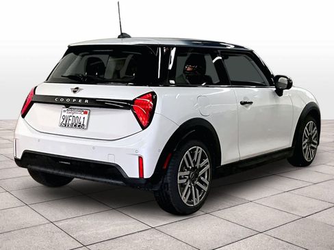 Certified 2025 MINI Cooper 2-Door Hardtop image 15