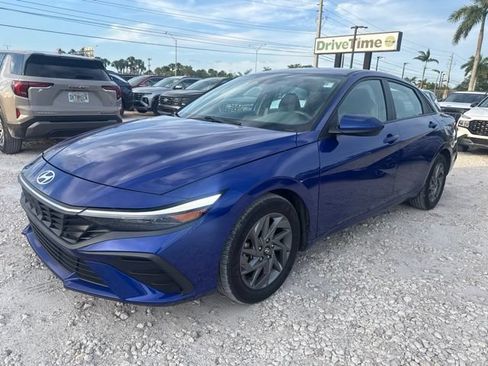 Used 2024 Hyundai Elantra SEL FWD image 1