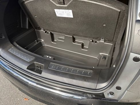 Used 2024 Buick Enclave Essence image 22