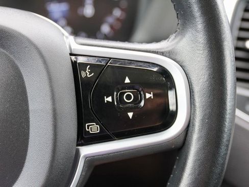 Used 2021 Volvo XC90 T5 Momentum w/ Protection Package Premier image 32