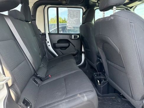 Used 2023 Jeep Gladiator Sport AWD/4WD image 14