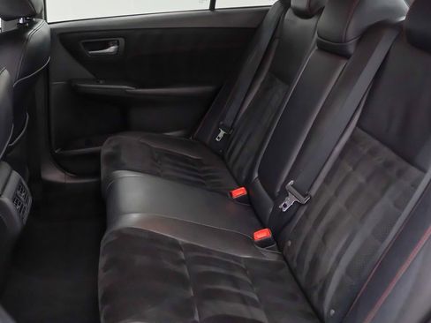 Used 2017 Toyota Camry XSE image 16