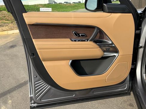 New 2026 Land Rover Range Rover SE image 16
