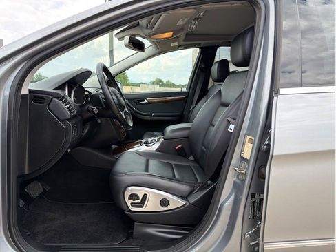 Used 2011 Mercedes-Benz R 350 BlueTEC 4MATIC image 10