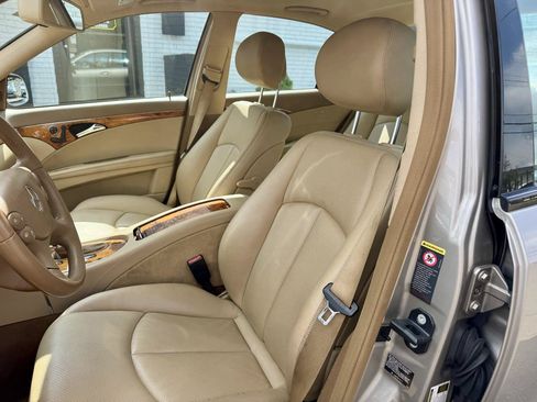 Used 2008 Mercedes-Benz E 350 4MATIC Sedan image 10