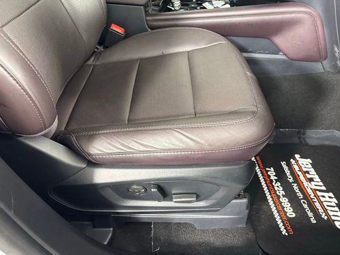 Used 2025 Ford Explorer Platinum w/ LUX Leather Package AWD/4WD image 34