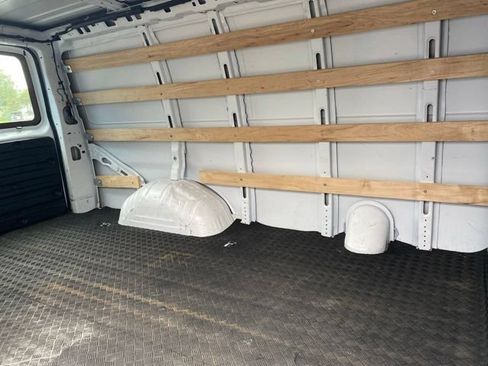 Used 2024 Chevrolet Express 2500 w/ Driver Convenience Package RWD image 27