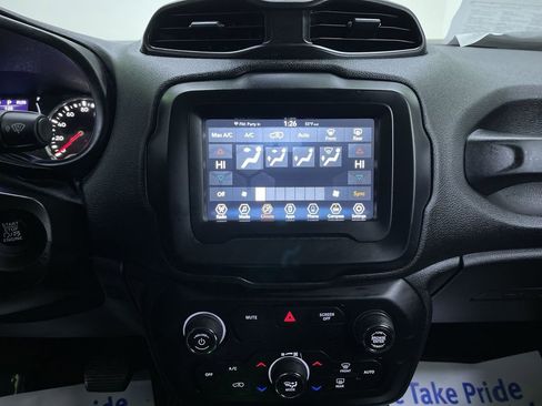 Used 2018 Jeep Renegade Latitude image 22