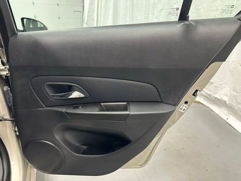 Used 2015 Chevrolet Cruze LT FWD image 45