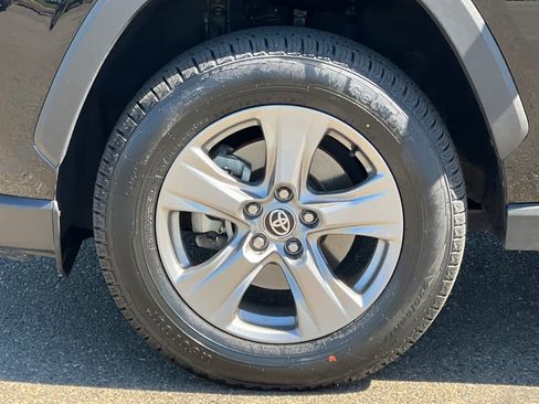 Certified 2024 Toyota RAV4 XLE AWD/4WD image 31