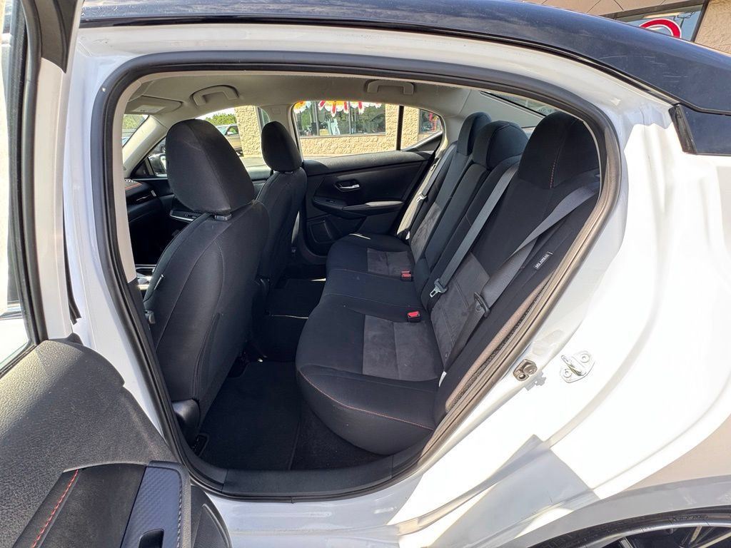 Used 2024 Nissan Sentra SR FWD image 9