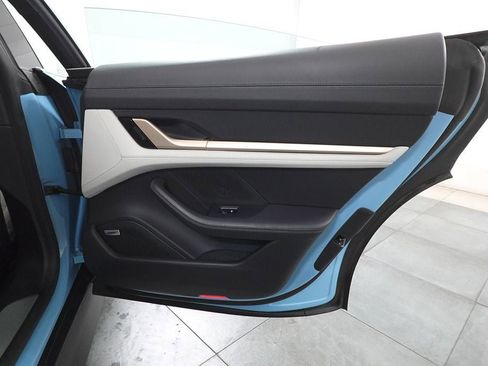 Used 2020 Porsche Taycan 4S image 29