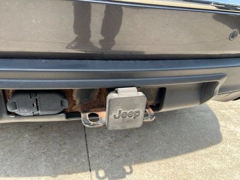 Used 2015 Jeep Grand Cherokee Limited w/ Trailer Tow Group IV AWD/4WD image 11