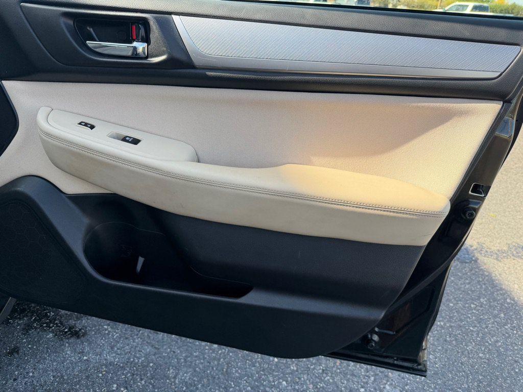 Used 2019 Subaru Outback 2.5i Premium AWD/4WD image 18