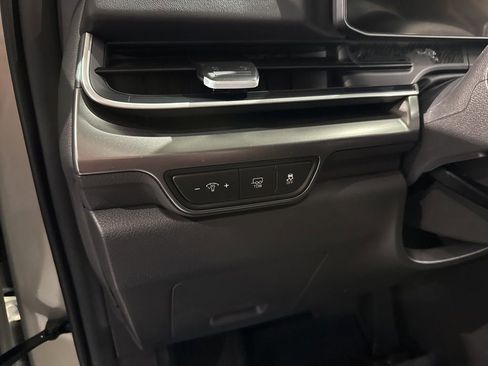 New 2026 Kia Carnival SX w/ SX Dark Edition Package FWD image 11