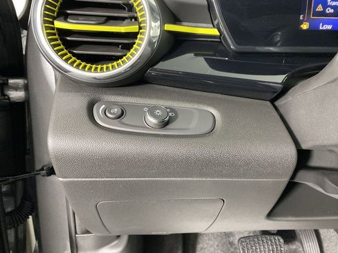 New 2026 Chevrolet Trax ACTIV w/ Sunroof Package image 18