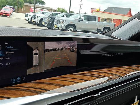 Used 2026 Cadillac Escalade Platinum Sport w/ LPO, Floor Liner Package AWD/4WD image 16