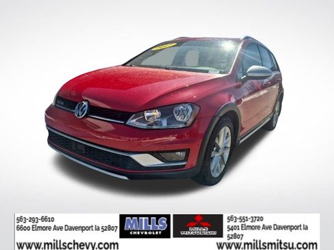 Used 2017 Volkswagen Golf Alltrack image 5