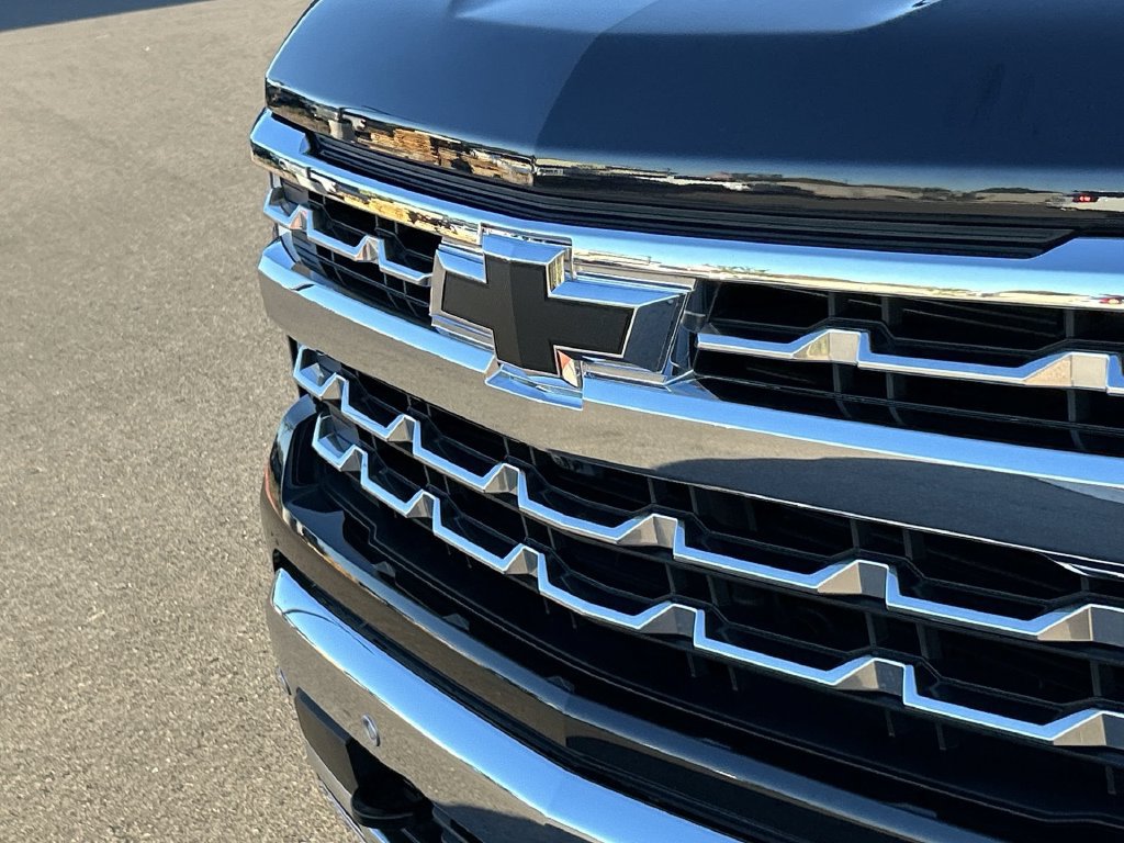 Used 2023 Chevrolet Silverado 1500 LTZ w/ Technology Package AWD/4WD image 30