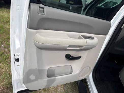 Used 2012 Chevrolet Silverado 2500 W/T AWD/4WD image 12