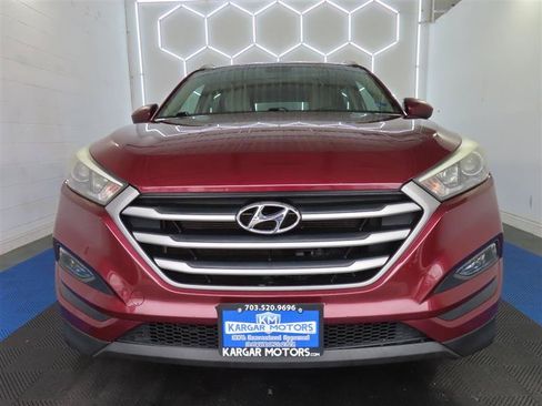 Used 2017 Hyundai Tucson SE w/ SE Popular Package 02 AWD/4WD image 3