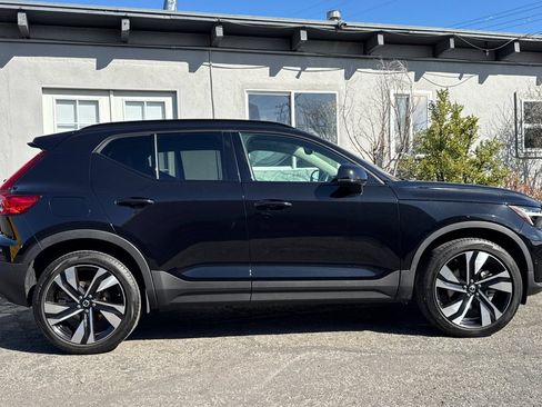 Used 2023 Volvo XC40 B5 Plus w/ Protection Package Premier AWD/4WD image 9