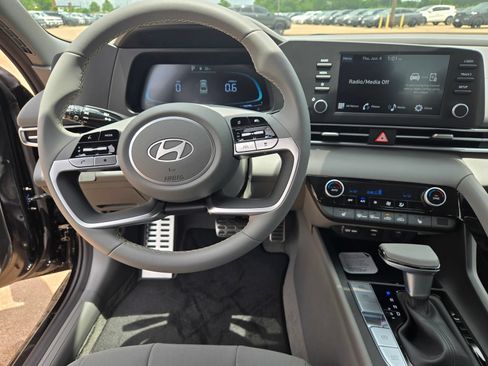 New 2026 Hyundai Elantra SEL Sport Premium FWD image 9