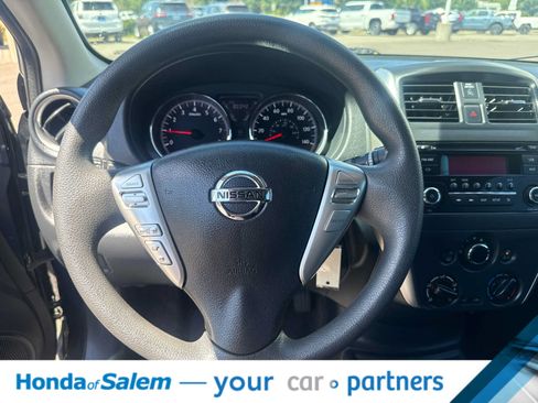 Used 2016 Nissan Versa SV w/ SV Appearance Package FWD image 15