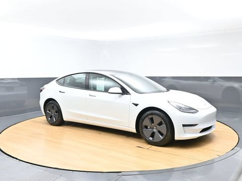 Used 2023 Tesla Model 3 Standard Range RWD image 6