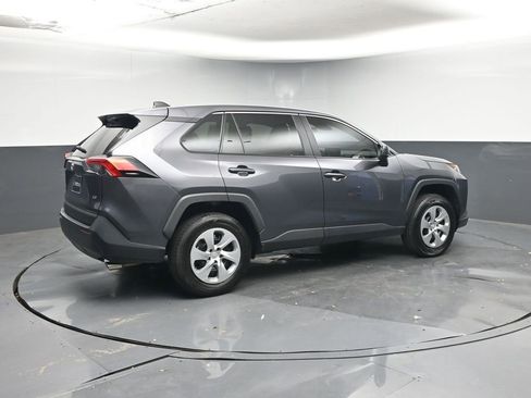 Used 2022 Toyota RAV4 LE image 4